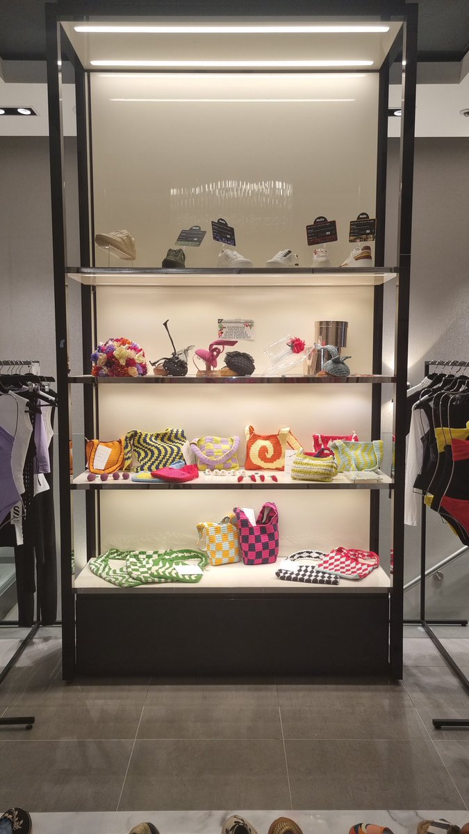 SianDorman's tweet photo. Come and see some of my latest bespoke pieces in the current @lonedesignclub sustainable fashion popup in knightsbridge.
This evening and Thursday evening 6-9pm we are having a party 🥳 
#Siandormancreations #lonedesignclub #ldc #sustainablefashion #upandcoming #brands #London https://t.co/lsYQYfyNtt