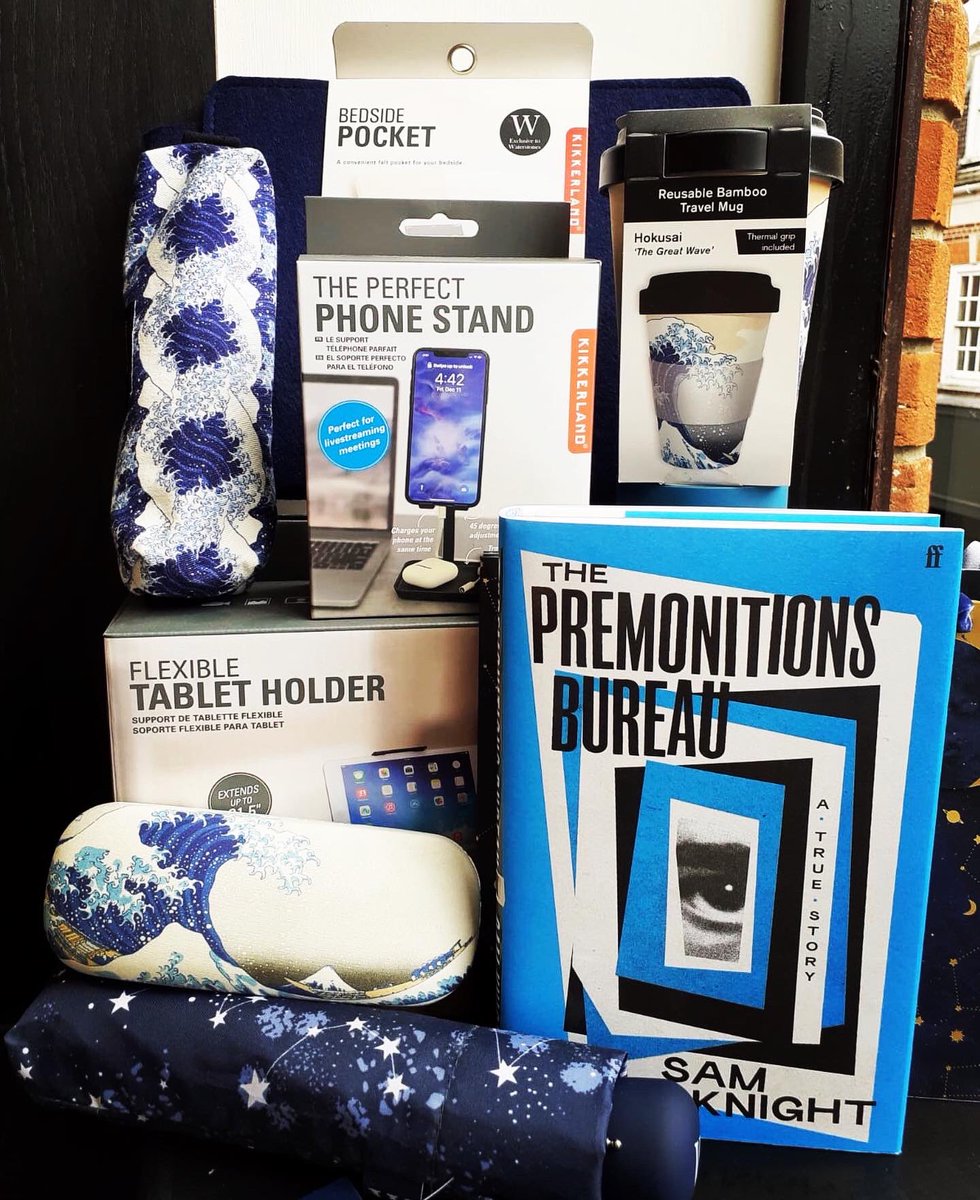 WaterstoneDorch's tweet photo. Father’s day is fast approaching and we have lots of lovely books and presents! Come and have a look! 😍 #dorchester #waterstones #fathersday #fathersdaypresent #greatbooks https://t.co/M8zCz4IXtQ