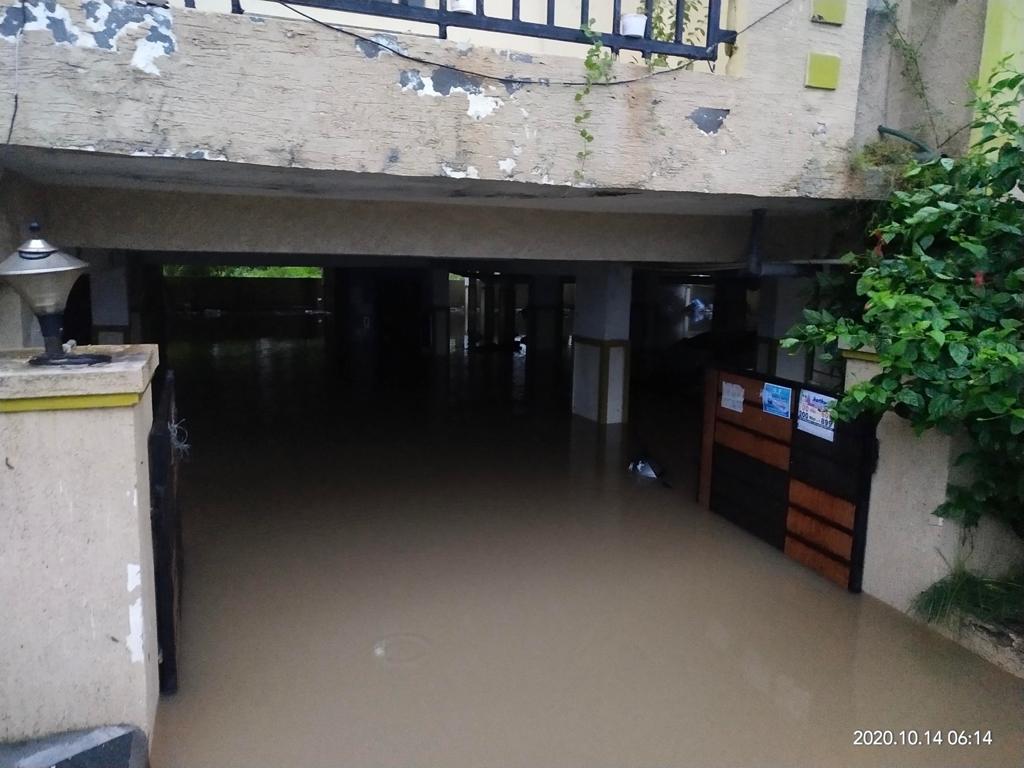 EvvPioneerblue1's tweet photo. @KTRoffice @KTRTRS @arvindkumar_ias @CollectorRRD @Prateek_JainIAS @DrRanjithReddy @PrakashGoudTRS @ManikondaMc @mcnarsingi *The apathy of the government officials towards our plight!!* 

We, the residents of EVV,  Pioneer and Fairfield colony have been struggling to get even https://t.co/jJl1iwcbYn