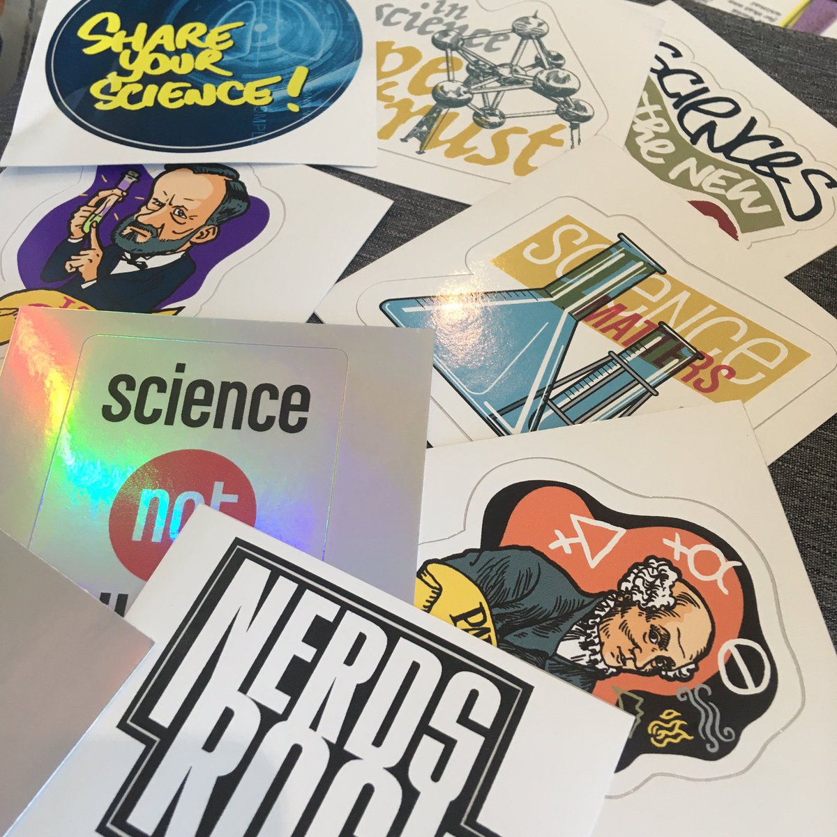 Pick out your favorite sticker at our booth 🧬🤘🏻 #LIVe2022 
<a href="/AltertoxAcademy/">Altertox Academy</a> 
#insciencewetrust #nerdsrock 
<a href="/epithelix/">Epithelix</a>