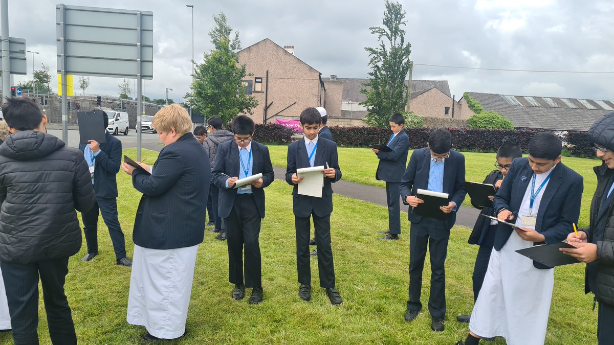 tauheedulboys's tweet image. Year 8 pupils completing a field sketch of a main road into Blackburn town centre #NationalFieldworkWeek