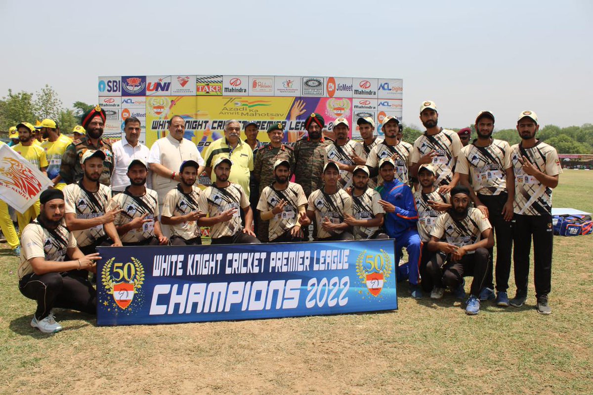Whiteknight_IA's tweet photo. #WhiteKnight50
#WKPL2022 concluded amidst great fanfare & jubilance.Poonch Panthers emerged as the victors & were felicitated in presence of #ArmyCdrNC,#GOC @WhiteKnight_IA & Brig Anil Gupta (Retd), Chairman, J&K Cricket Association.
#AmritMahotsav
@adgpi
@NorthernComd_IA https://t.co/J7OgJKyHug