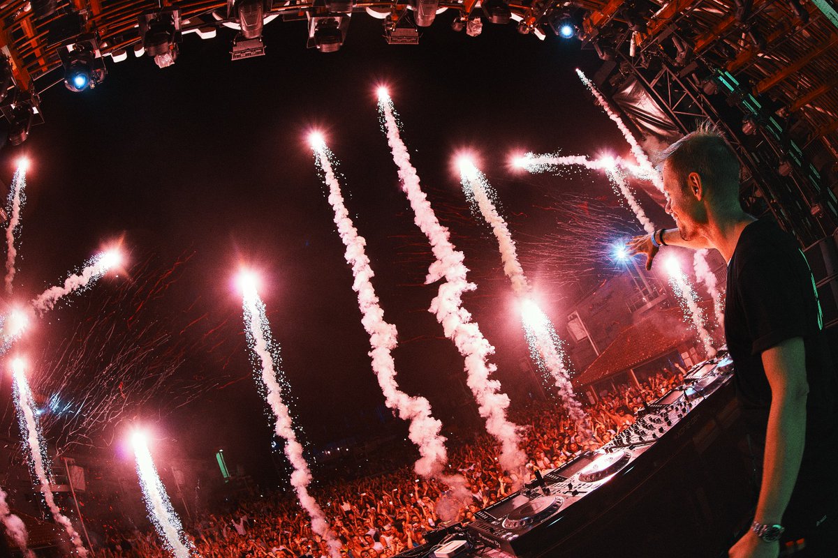 arminvanbuuren's tweet photo. Ibiza! I hope you’re ready for Sunday 😎 This is going to be a good one!
P.S. I’m bringing some friends so swipe right for the line up 👀

#ibiza #Ushuaia https://t.co/jC5YIdLmHt