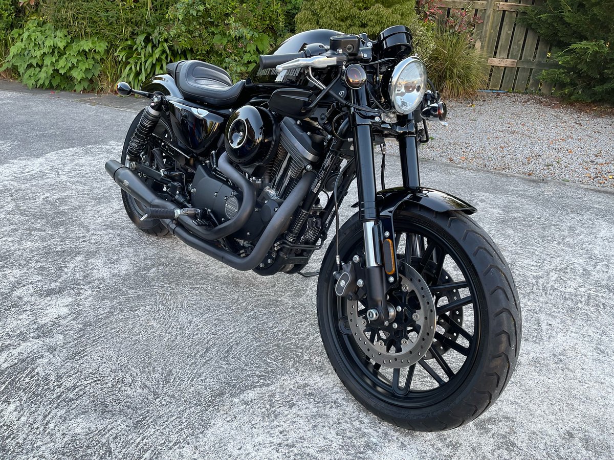 SESRaceProducts's tweet photo. SES Harley Davidson Clip-ons looking great and fitting perfectly. Get in touch to enquire about availability. 
#harleydavidson #clipons #SESRaceProducts #harleybobbers #harleycaferacer https://t.co/2LhFy0JpZB