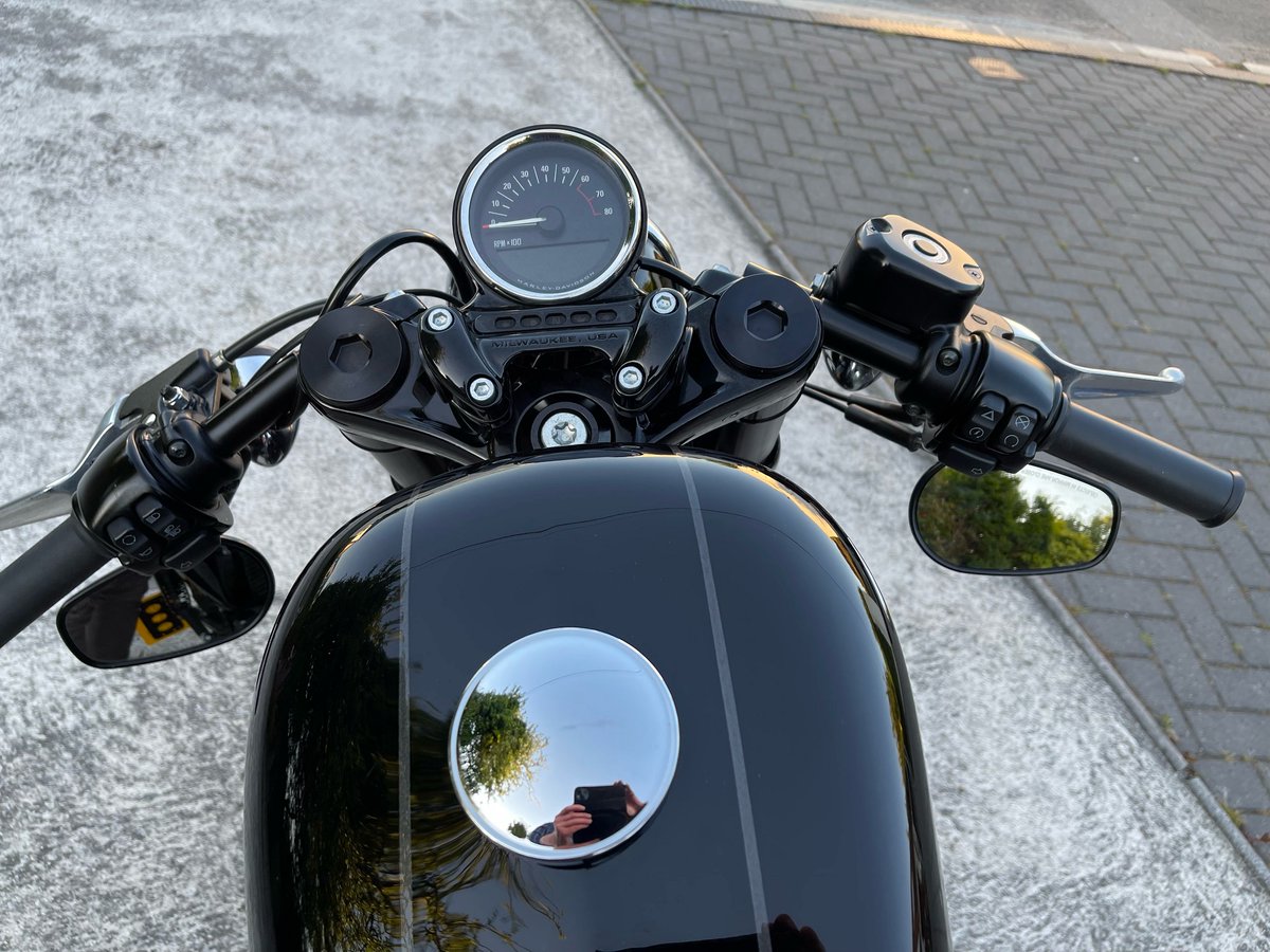 SESRaceProducts's tweet photo. SES Harley Davidson Clip-ons looking great and fitting perfectly. Get in touch to enquire about availability. 
#harleydavidson #clipons #SESRaceProducts #harleybobbers #harleycaferacer https://t.co/2LhFy0JpZB