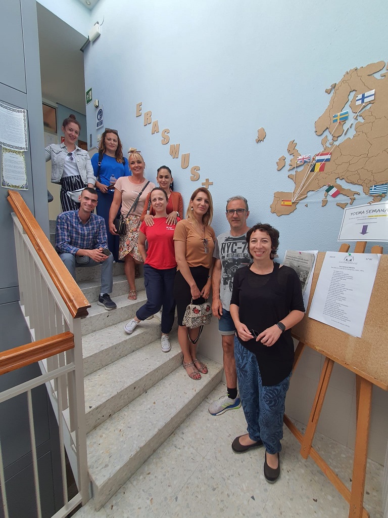 AragonEpale's tweet photo. ¿Cómo participar en Erasmus+ sin presentar un proyecto? 🔝#EPALE_ES

 https://t.co/EtrmcvIqae 

@EPAAragon @EPALE_ES https://t.co/r5k6i87RgU