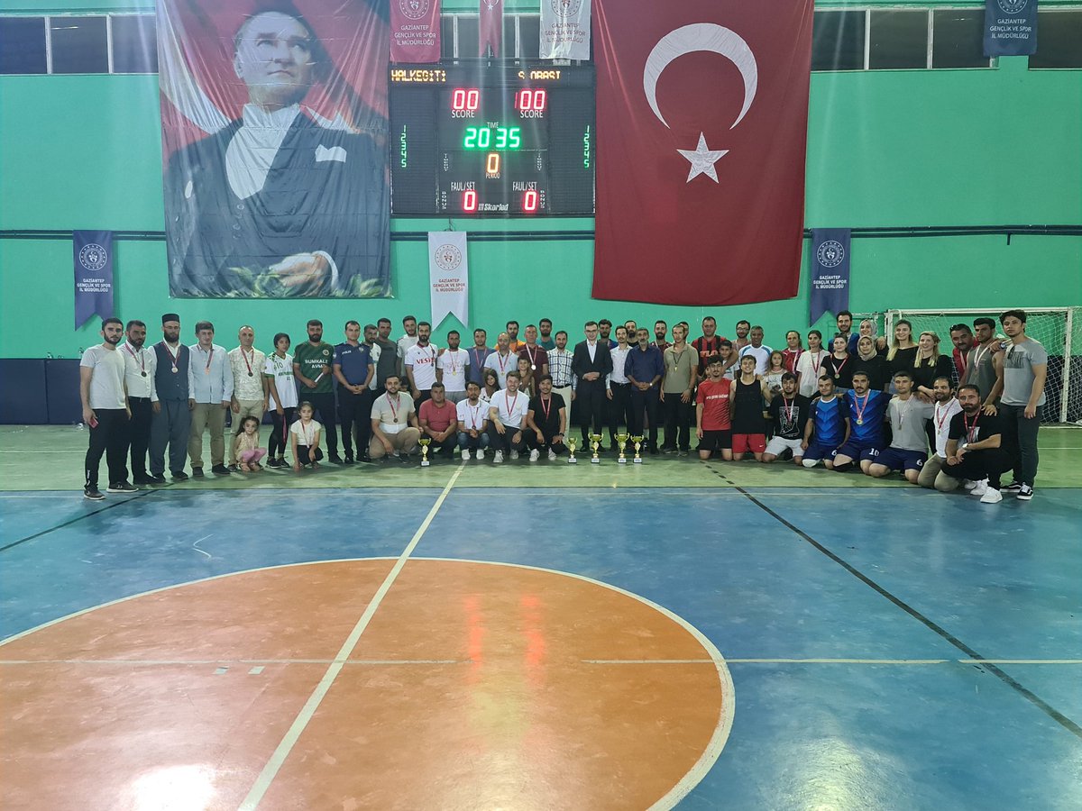cemcamlibel's tweet photo. @sporsehrigantep 
Dereceye giren takımlarımızı tebrik eder, katılım sağlayan ve destekleyen herkese teşekkür ederiz 
@Yavuzeli_Kaym 
@hasanrasit 
@yavuzelibld 
@SakarogluKemal 
@muhittinozby
@yavuzelimem 
@mustafakirac27 
@erdalaldemir33
@ismailncel5 
@recep_incesu_ 
@cemcamlibel https://t.co/0T8nGnhH4b