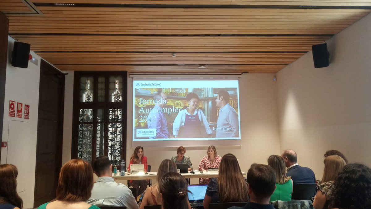 ArrabalAID's tweet photo. Jornada formativa en #Barcelona con los equipos técnicos #IncorporaAutoempleo #IncorporaFundlaCaixa. Cristina Segura, dtra. del área de #InclusiónSocial de @FundlaCaixa y Fermí Capel, dtor. del área de Negocio #MicroBank abren un foro de balance, #RetosDeFuturo e #ImpactoSocial. https://t.co/iGPDclXyOx