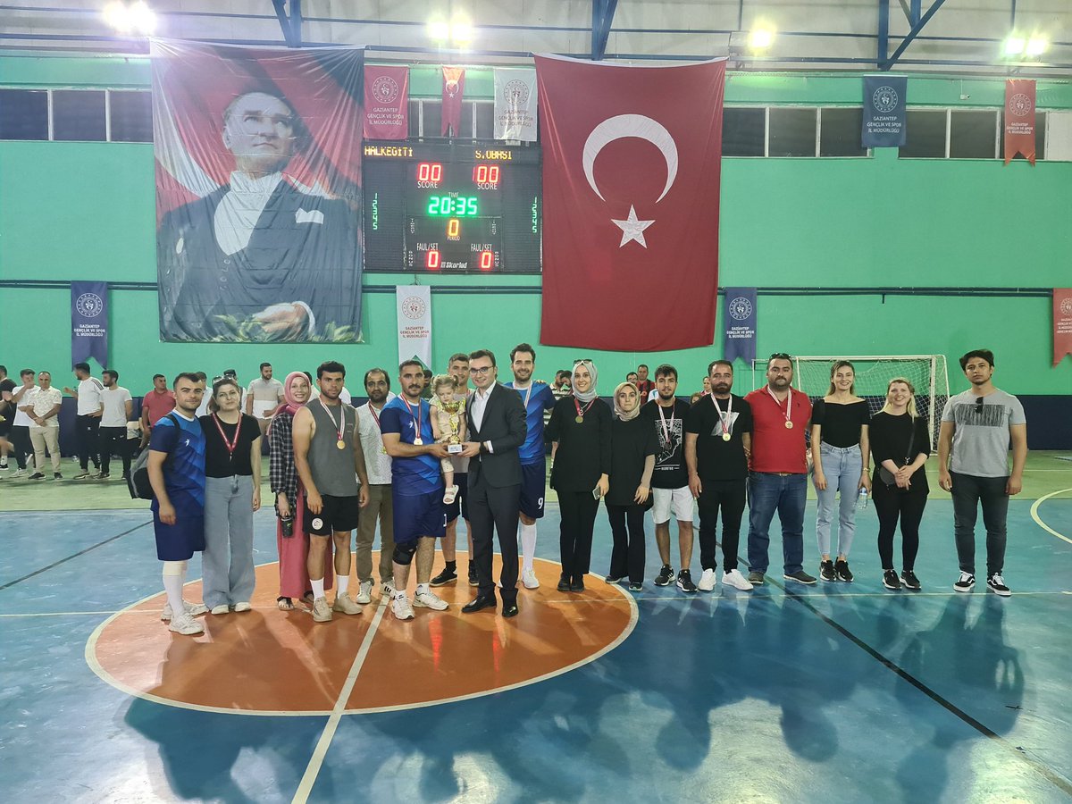 cemcamlibel's tweet photo. @sporsehrigantep 
Dereceye giren takımlarımızı tebrik eder, katılım sağlayan ve destekleyen herkese teşekkür ederiz 
@Yavuzeli_Kaym 
@hasanrasit 
@yavuzelibld 
@SakarogluKemal 
@muhittinozby
@yavuzelimem 
@mustafakirac27 
@erdalaldemir33
@ismailncel5 
@recep_incesu_ 
@cemcamlibel https://t.co/0T8nGnhH4b