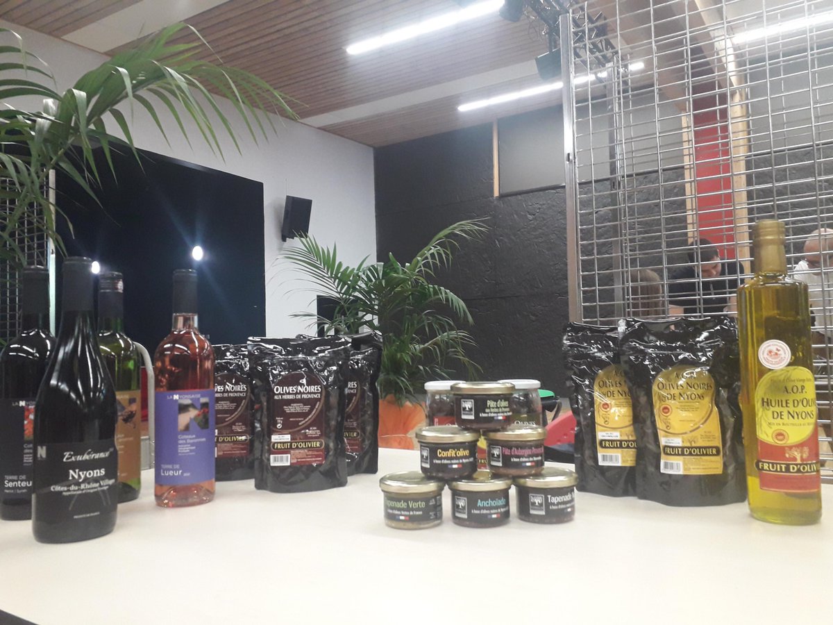 lacoopagriARA's tweet photo. [Evènement Sourçons Local le 14 juin - 2e édition] Noémie Barlet et @AG_CDFRAA vous attendent sur le stand @lacoopagriARA, ainsi que la cave des producteurs des grands vins de Fleurie et @vignolisnyons 
#approlocal #rencontresBtoB #sourconslocal2022 https://t.co/8ZzmQnnMqe
