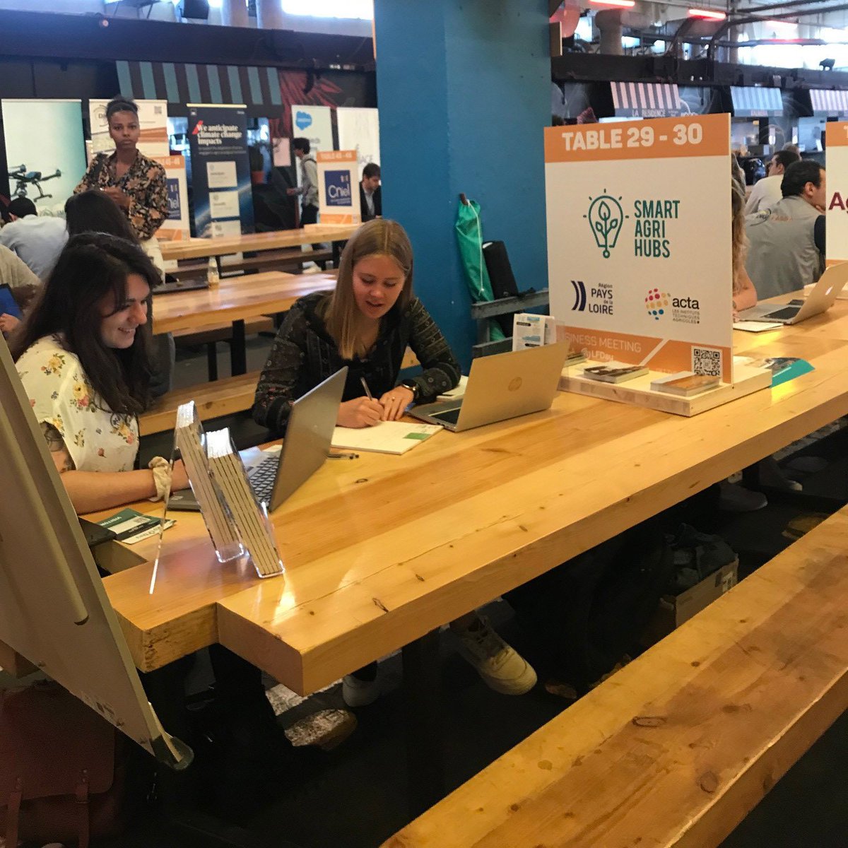 ➡ <a href="/paysdelaloire/">Pays de la Loire</a> et l’@acta_asso sont présentes à l’évènement #LFDay2022 organisé par la @fermeDigitale sous la bannière du projet européen @smartagrihubs. Rendez-vous à la table 29 de l’espace business meeting pour parler #agriculture #digitale ! 🇪🇺