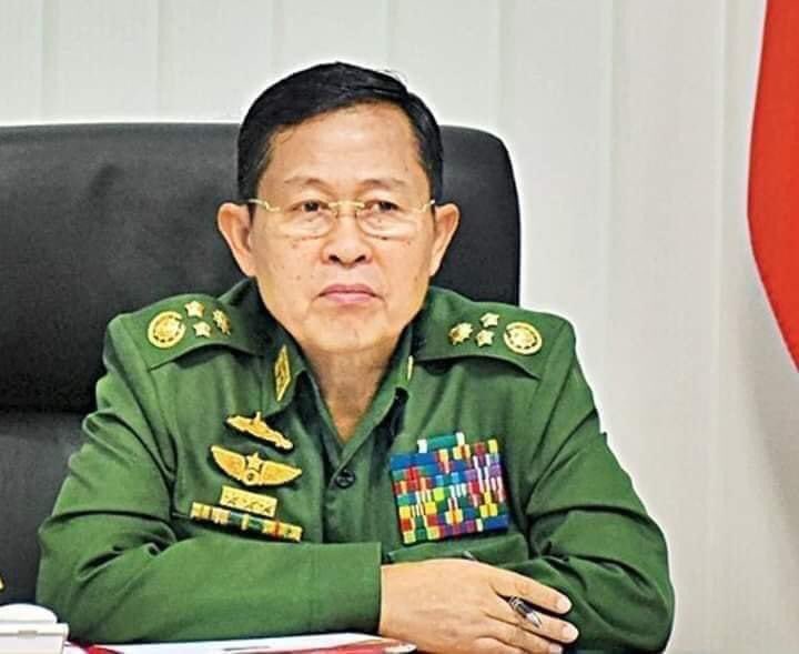Thihanyi2's tweet photo. Deputy commander in chief Gen SoeWin of Junta Army is visiting to the Rakhine State and inspecting the junta troops, telling the media that his troops are ready to launch war against Arakan Army. #2022Jun14Coup #WhatsHappeningInMyanmar https://t.co/UGGRqgxDBM