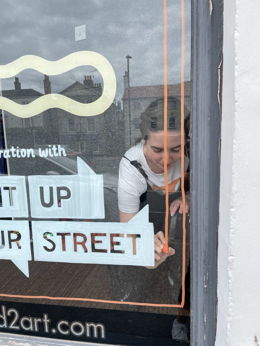 Only 4 days to go until Bawtry Arts Festival (18th-25th!) and preparations with our Artist in Residence Molly Jones are underway…🤩
rightupourstreet.org.uk
#CreateYourPlace #CommunityArts #doncasterisgreat  #CPP #BawtryArtsFestival
@ace_national @ace_thenorth @VisitBawtry