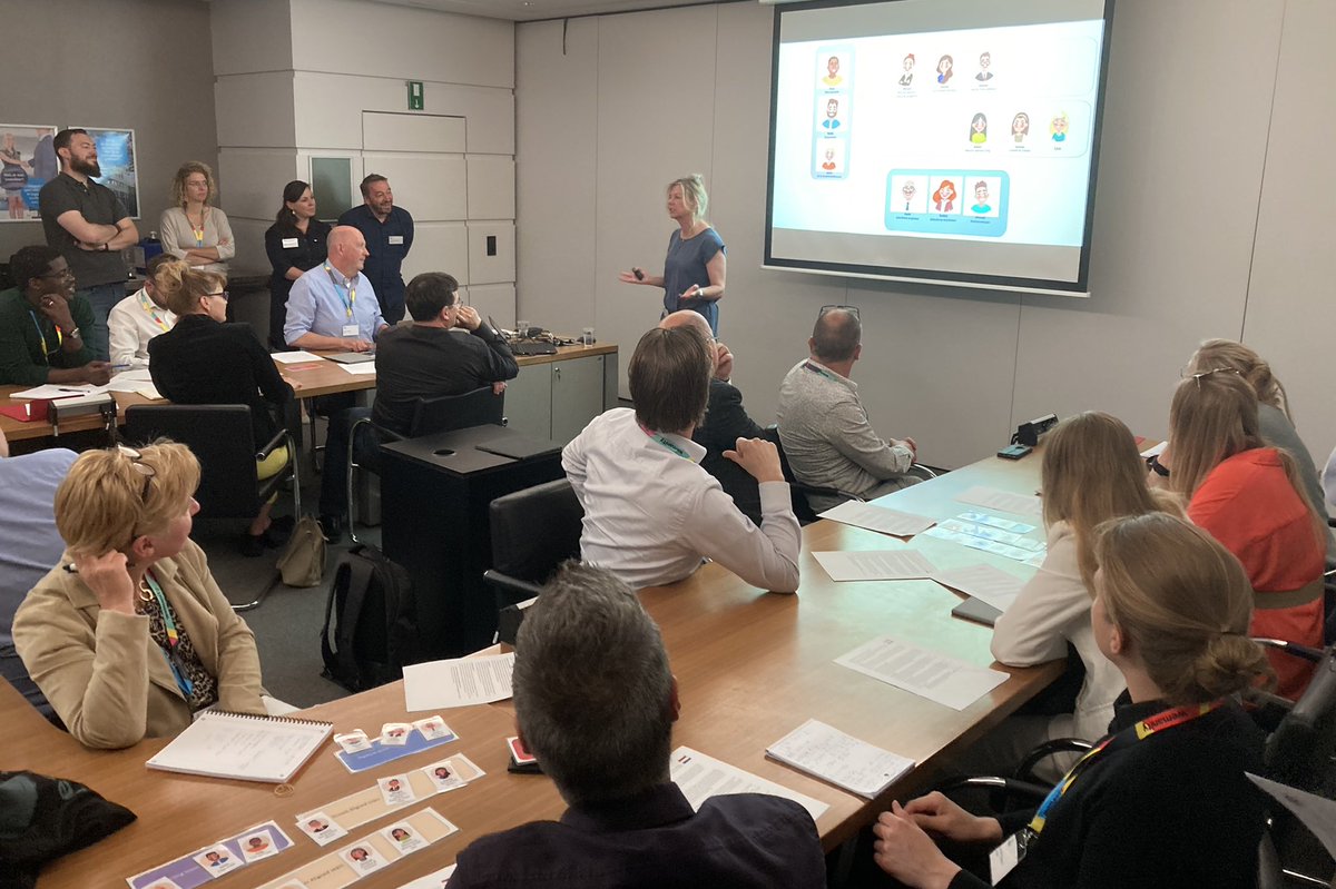Team Topologies workshop with Mariëlle Roozemond at #ScaBru