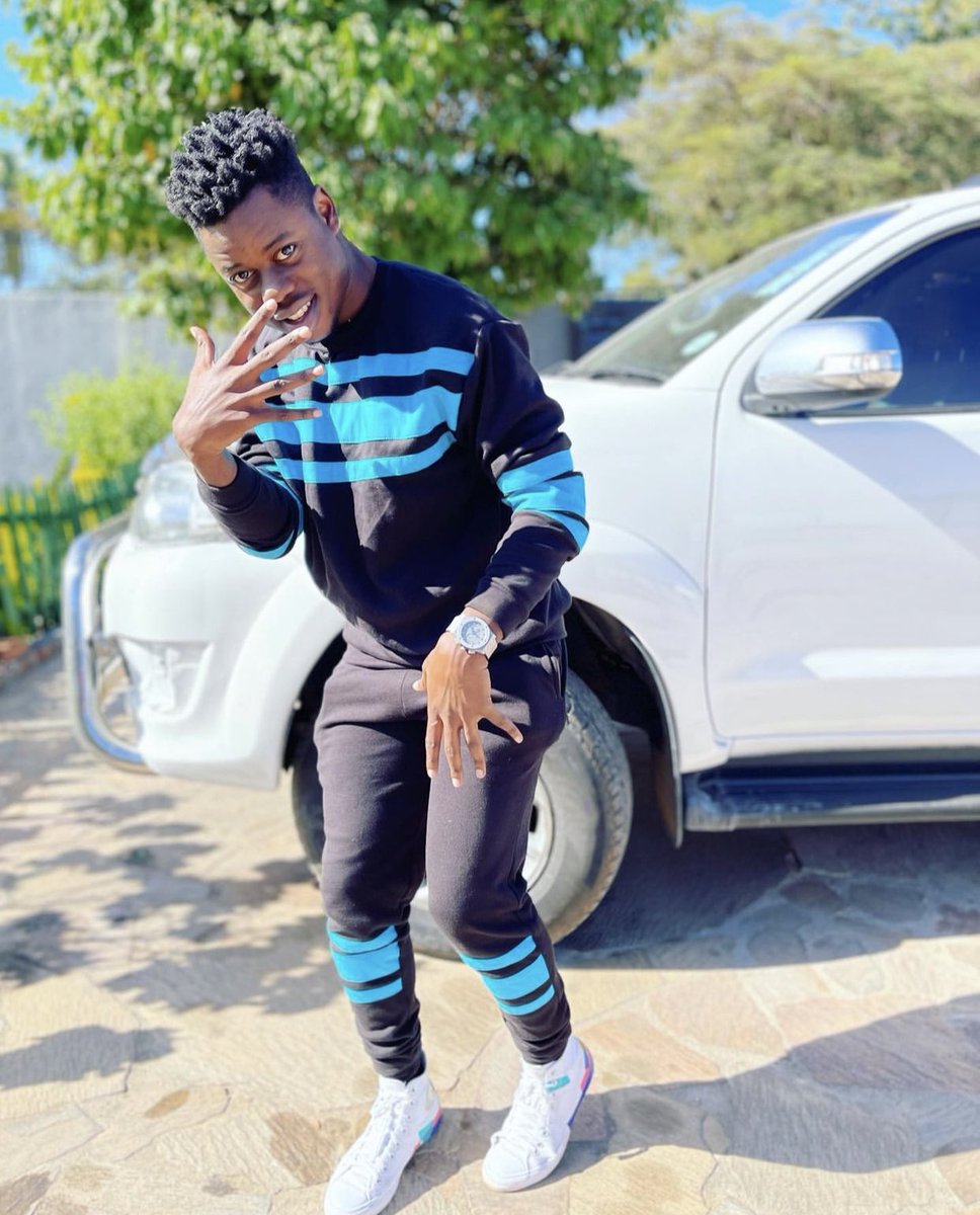 Shamex! 5 Star manje uyu bvunza kana mukuru <a href="/realfreemanHKD/">TheNoteBookAlbumOUTNOW</a> 
#producer #guitarist 🎸