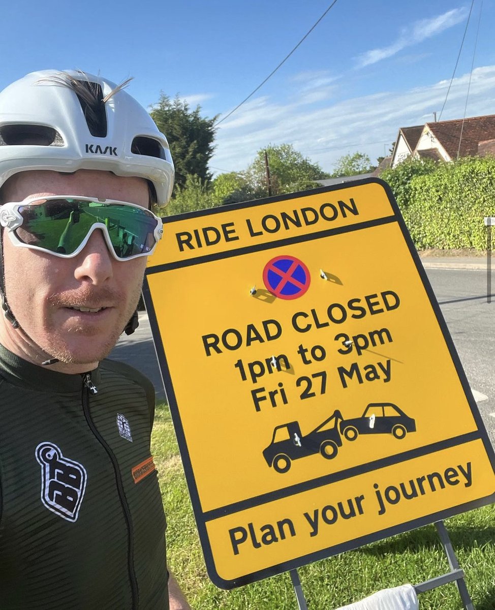 BioracerUK's tweet photo. It's #TeamTuesday and we'd like to introduce Russell Hampton!
Russel is a former pro turned cafe racer (by his own admission!) and is regularly at Bioracer events who can often be found taking selfies as demonstrated!
#BioracerFamily #caferacer #cycleapparel https://t.co/fYBdsW4t0o