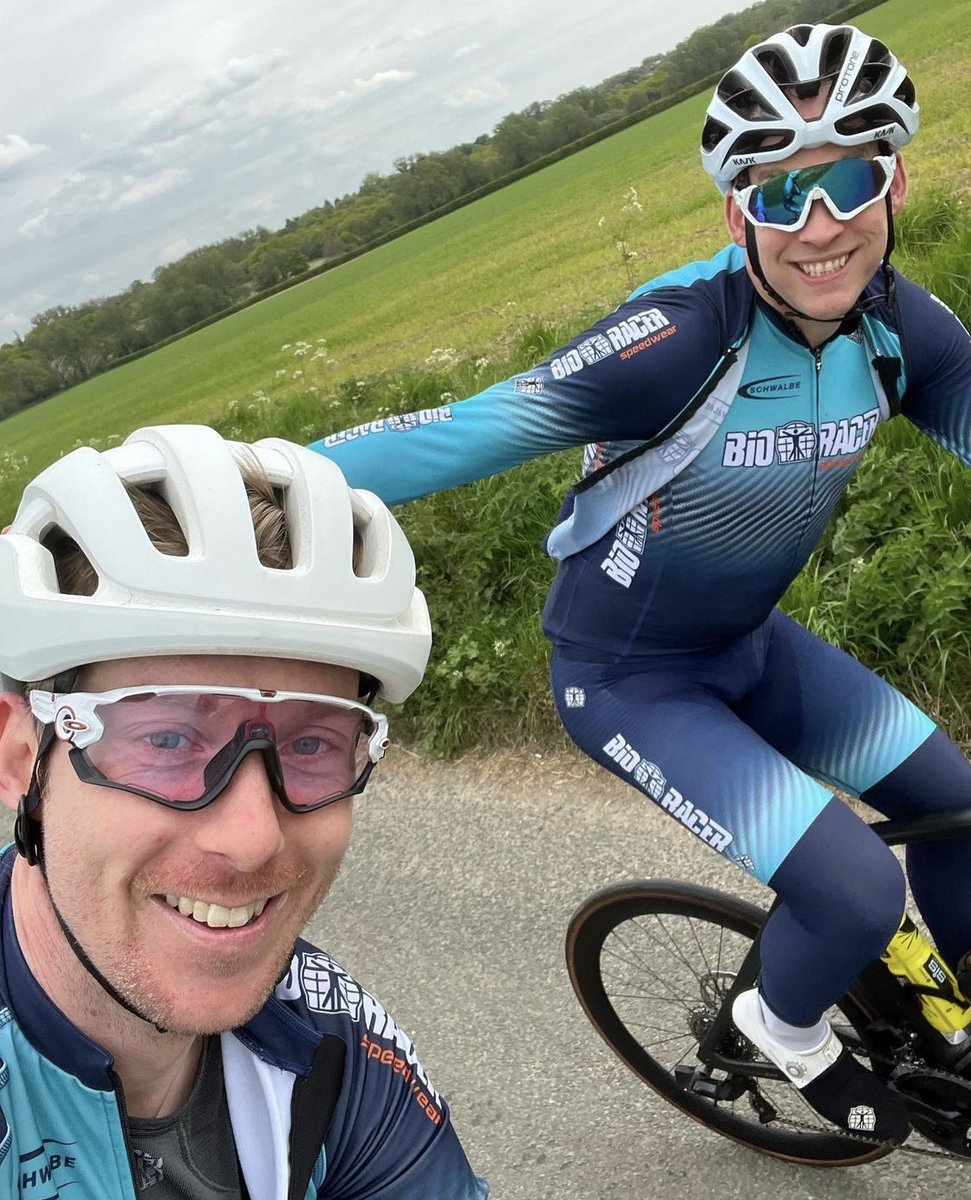 BioracerUK's tweet photo. It's #TeamTuesday and we'd like to introduce Russell Hampton!
Russel is a former pro turned cafe racer (by his own admission!) and is regularly at Bioracer events who can often be found taking selfies as demonstrated!
#BioracerFamily #caferacer #cycleapparel https://t.co/fYBdsW4t0o