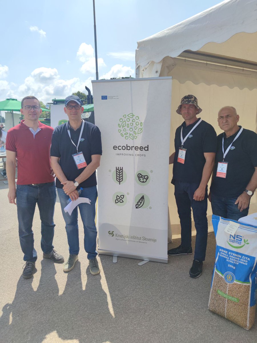 EcobreedP's tweet photo. 📸 Highlights from the Day of the small grains, forage crops and oilseed rape, where researchers from the #IFVC presented the project and its activities to numerous farmers at Rimski Šančevi 🇷🇸 Wheat in focus! 🌾 #ecobreed #organicfarming #H2020 https://t.co/d45lJif55V