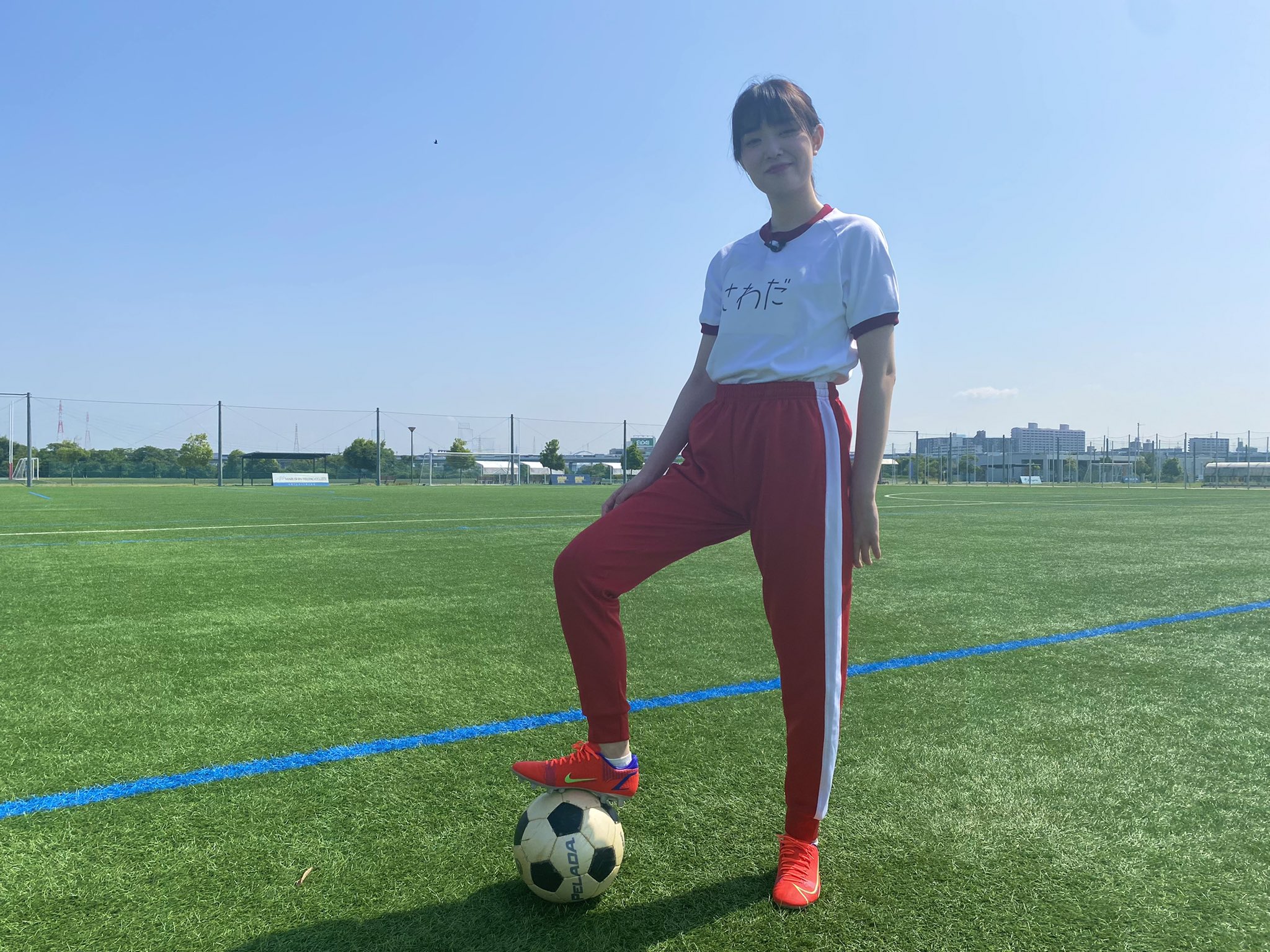 おはよう朝日です 公式 明日のスポーツコーナー あやかの やってみたパート2 運動神経ゼロの澤田アナが 色々なスポーツを体験する企画 今回は ワールドカップが来る前に 澤田がサッカーやってみた 絶対に負けられない戦いが ココ