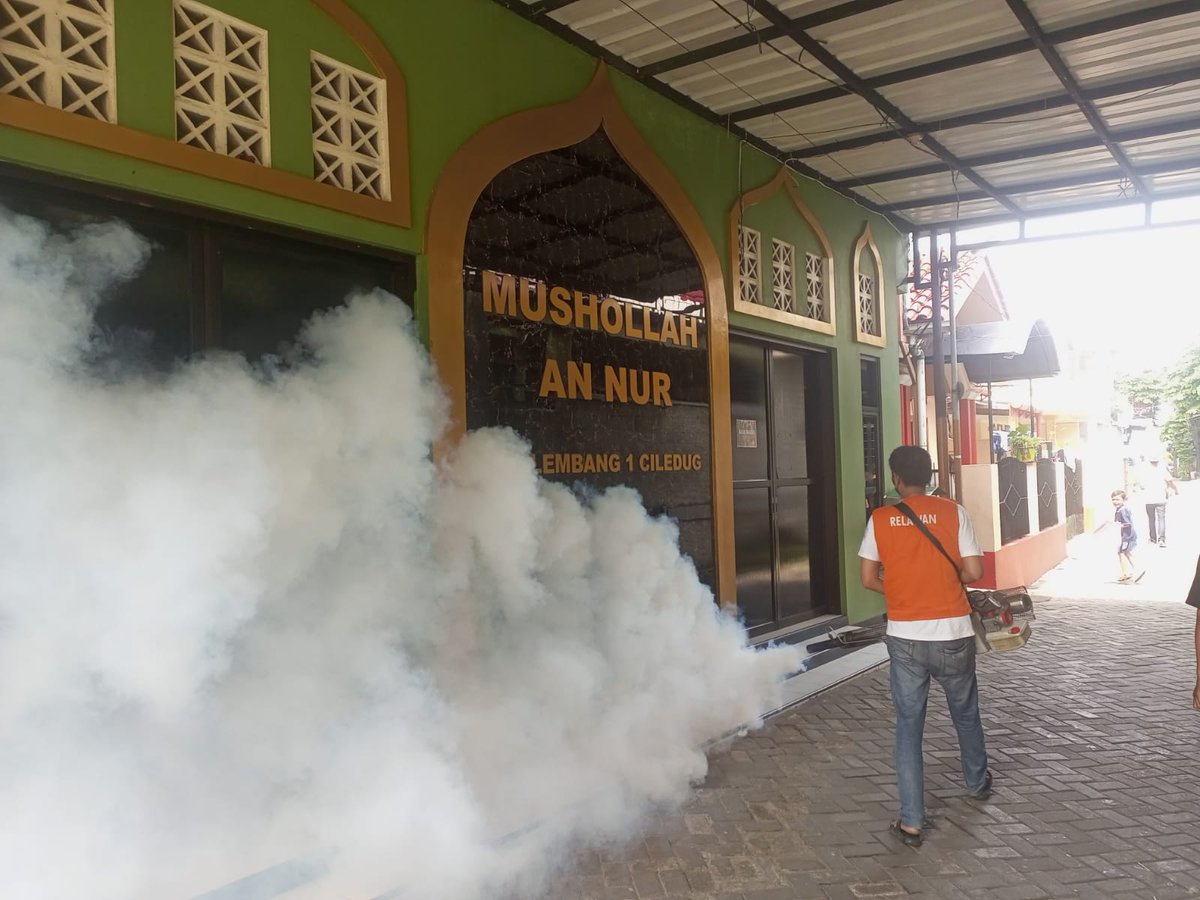 mustadhafin's tweet photo. Layanan Fogging Gratis Dana Mustadhafin bersinergi dgn DPD ABI Kota Tangerang dan FORKABI pada Minggu, 12 Juni 2022 di Wilayah RW 03, Sudimara Barat, Ciledug, Kota Tangerang.
#fogginggratis #khidmat #kemanusiaan #sehatbersama #gotongroyong #islam #peduli https://t.co/8zwJoOKDCA