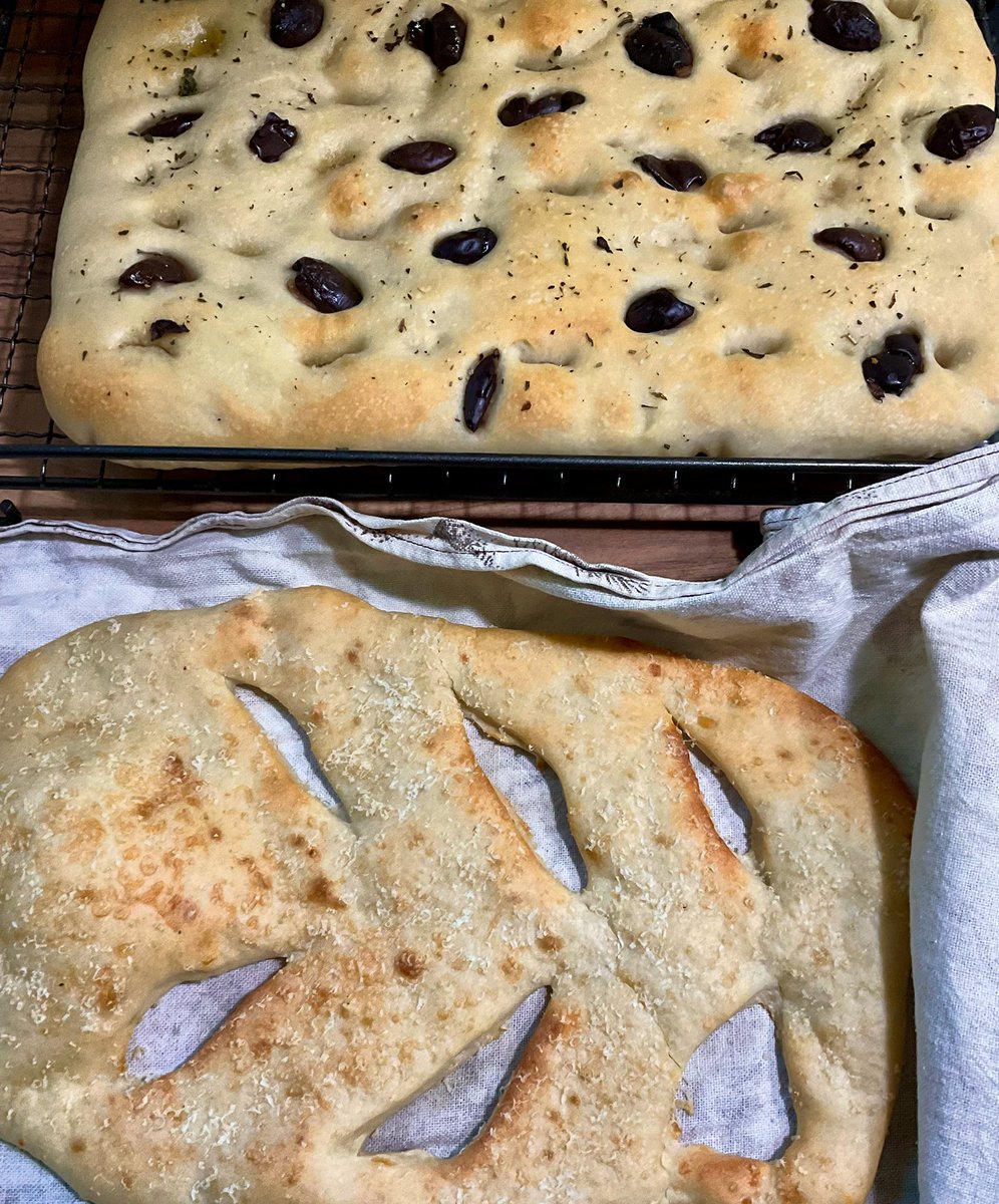highlandcook's tweet photo. Oops! Forgot to post the #bakelist for this week. It’s pain au fromage, pain de campagne, focaccia and brownies. Give me a shout! #bakerslife #realbread #deliveries #orders #supportlocal https://t.co/rTtP9VniuQ