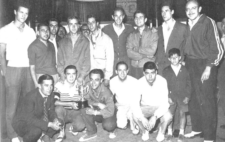 Penya1930's tweet photo. 🏆🔙 Tal dia com avui el 1958 vam guanyar la quarta Copa del Generalísimo, la quarta en el palmarès del Club

🟢⚫️ A la final, vam superar el Real Madrid (74-69). Força Penya!

#BadalonaÉsFutur https://t.co/ay5BBtnU39