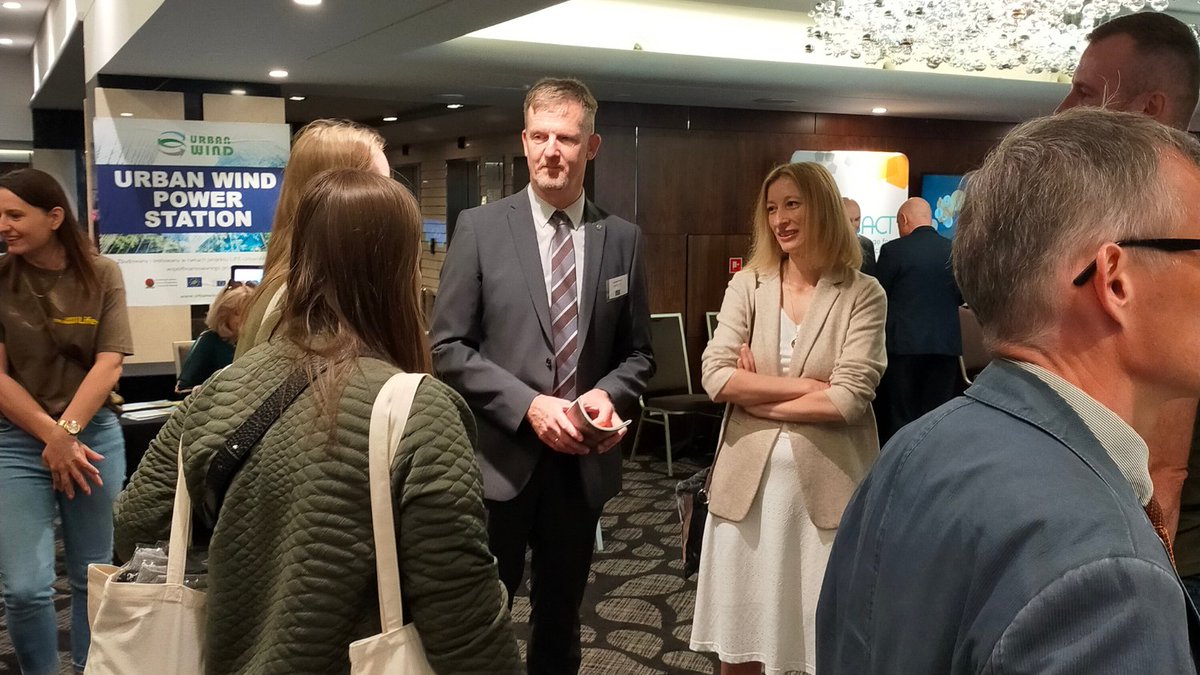 NFOSiGW's tweet photo. Dzień Informacyjny #LIFE 2022: Udajmy się na chwilę za kulisy. Podczas wydarzenia są z nami Beneficjenci #ProgramLIFE, którzy chętnie dzielą się z Gośćmi swoimi doświadczeniami.
Transmisja➡️ https://t.co/edkSmQ9b2R
#DILife #FunduszeEU #KomisjaEuropejska #UE https://t.co/lTpTejs2W6
