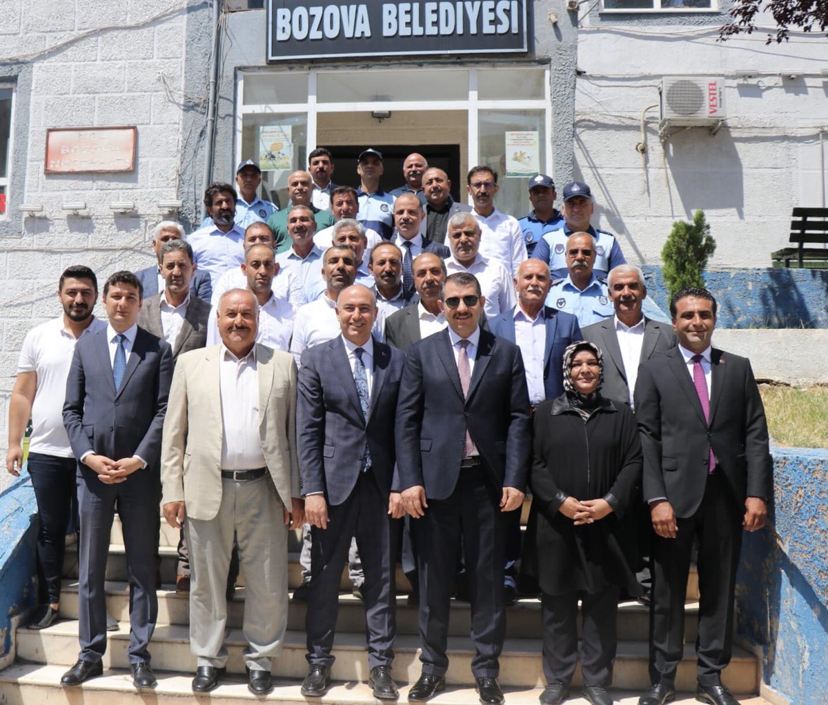 SuphiAksoyB's tweet photo. Sayın Valimiz @valisalihayhan Beyefendi Belediye Başkanlığımızda bizleri ziyaret etti. Ziyarette; yaptığımız hizmetleri ve faaliyetleri anlatarak, çalışmalarımızı hep birlikte değerlendirdik.

Hep birlikte, el ele, omuz omuza daha birçok projeyi ilçemize kazandıracağız inşallah. https://t.co/faDWfVcc9e