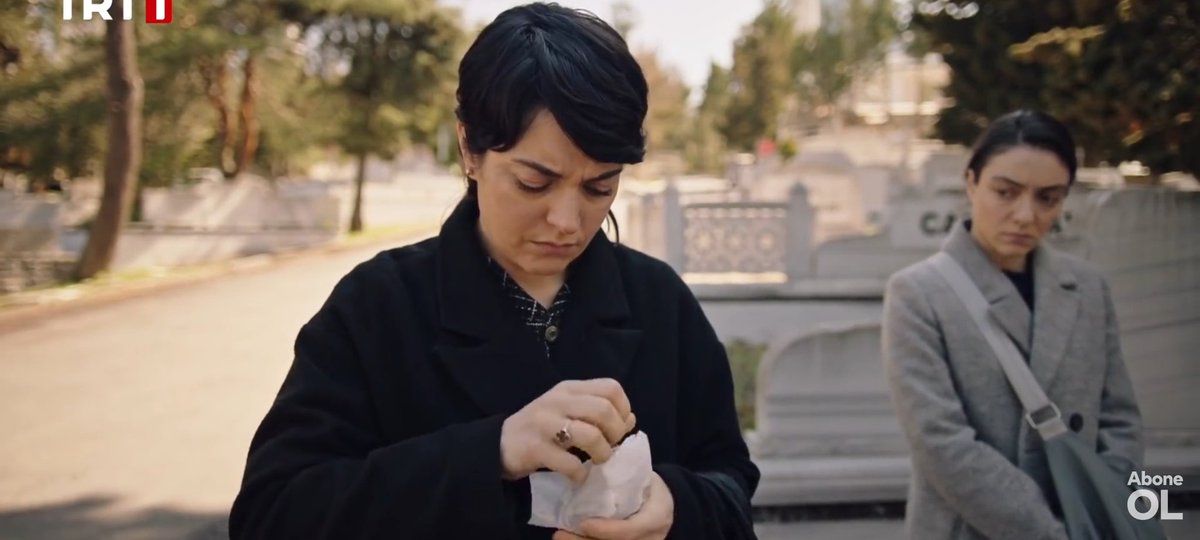 Safiye_Inocent's tweet photo. 💭Aquí en el cementerio cumpliendo nuestra misión.
He traído un pastelito y soplaré una vela 🧁🕯
Se feliz mamá. Ahora ya todo pasó. Descansa y se feliz💭
@GulbenInocentes
@MadreHasibe
#Inocentes13Jun https://t.co/nV2XVNd28l