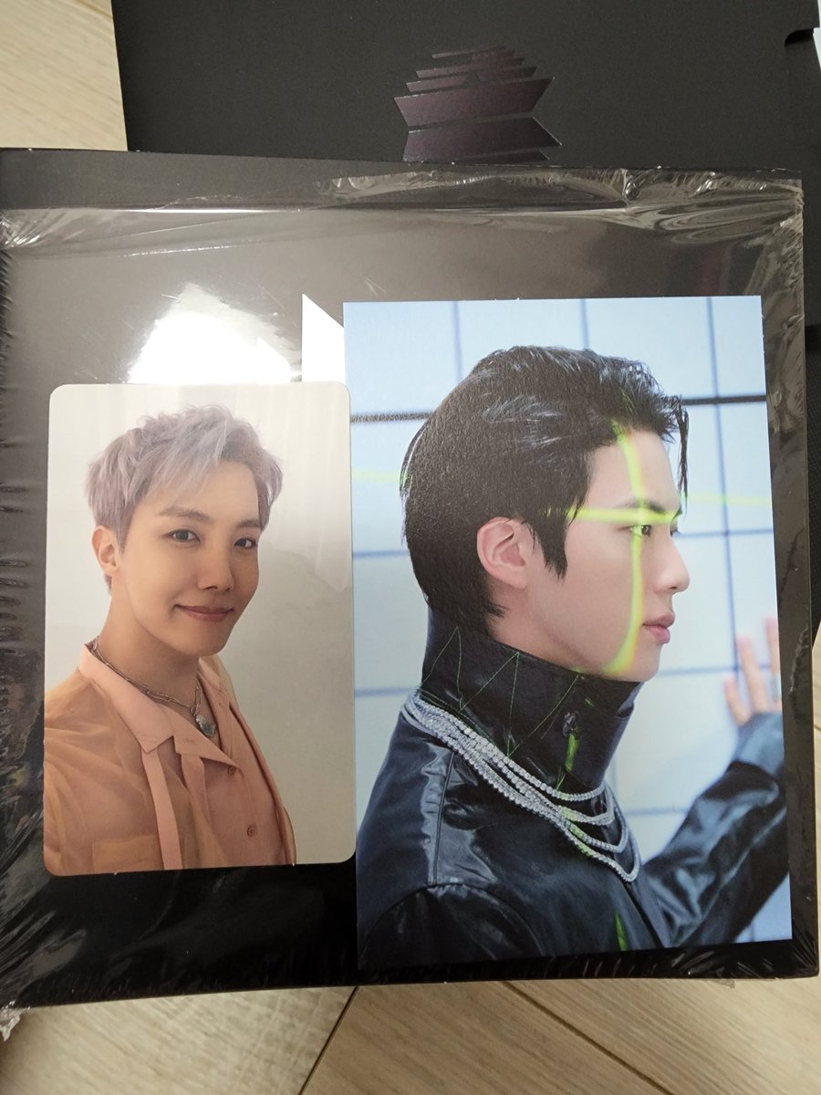 0eunii4's tweet photo. proof 포카 교환합니다
저                           님
인더섬 남준->지민 석진 윤기 호석
컴팩트 호석->태형
컴팩트엽서 석진->태형
위버스특전 정국->태형

태형으로 전부 구해요
일괄우대 
#방탄포카
#방탄포카교환 
#proof포카교환 https://t.co/y5p9oGV2Uu