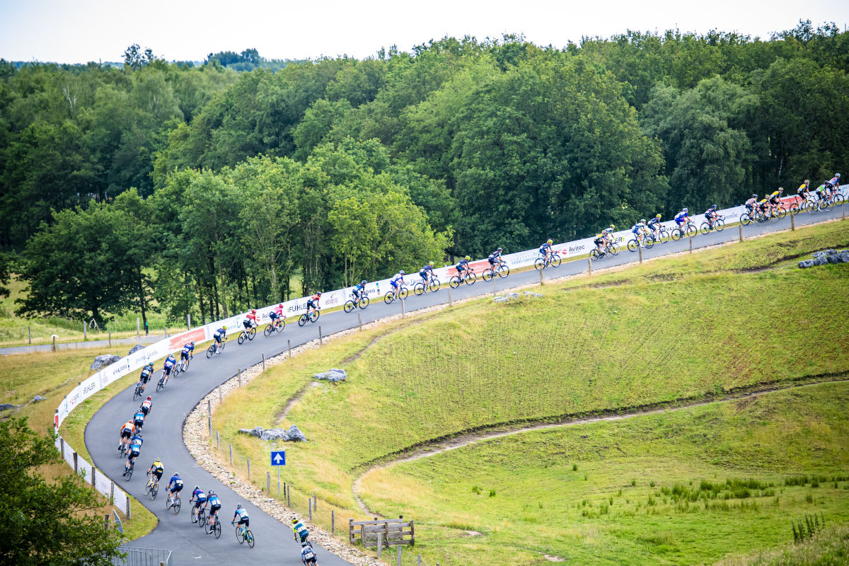 Fietsers en wandelaars kunnen van 20 juni t/m 28 juni geen gebruik maken van de VAM-berg. De berg is dan afgesloten vanwege voorbereidingen voor het NK Wielrennen van 24 t/m 26 juni. De dagen erna is de berg afgesloten voor opruimwerkzaamheden ➡️ bit.ly/3xQgd28