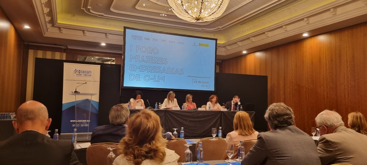 Luc_Pozo's tweet photo. Seguimos debatiendo en #IForoEmpresarialCECAM gracias a @_CECAM, @gobjccm, @empleogob en su compromiso por la #igualdad entre #hombres y #mujeres, contando con la estimable participación de @fedetoempresas, @Solimat72, @amep, y @EmpresariosFEDA https://t.co/KBRXKVia2s