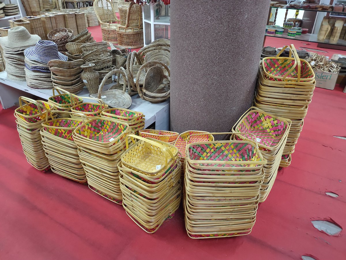 assam_ltd's tweet photo. Traditional Handicrafts items and Varieties of Decorative items available at Assam Emporium Guwahati 
@TexMinIndia #AzadiKaAmritMahotsav  #vocal4local https://t.co/LOGq6smzR5