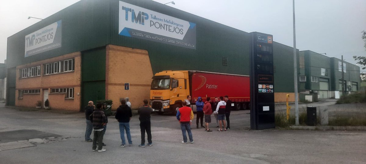 ccondeccoo's tweet photo. Comienza la decimotercera jornada de huelga en el metal de Cantabria, por un convenio digno.

Ánimo compañeros y compañeras. https://t.co/HcKHceE6cB
