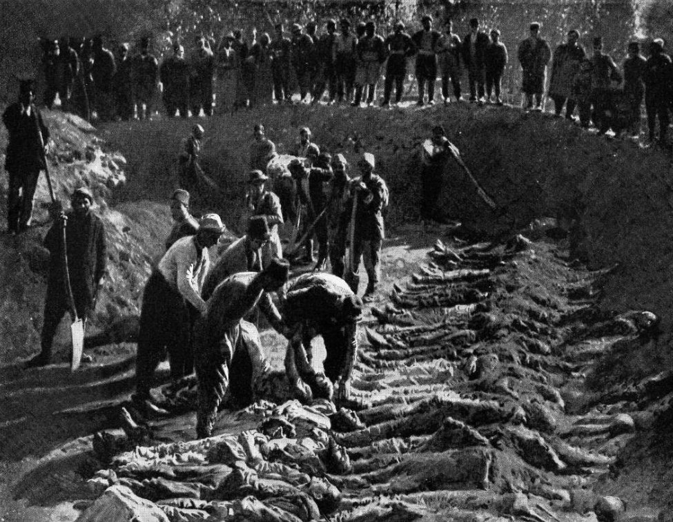Doğu Trakya'da Kırka köyünün Müslüman erkekleri, askere alınıp cepheye sevk edildiklerinde, ailelerini Rum komşularına
emanet ettiler. Rumlar, "Türkler yenildi!" haberi gelir gelmez ihtiyarların, kadınların ve çocukların tümünü kıyımdan geçirdi.

(Justin McCarthy, Ölüm ve Sürgün)