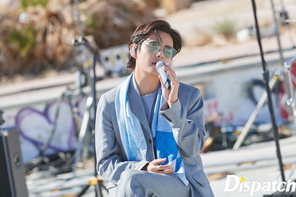 btspicstwt_'s tweet photo. [📸PHOTOS] #BTS_ProofLive Photos by Dispatch | #V (6/7) https://t.co/BM2P2As1CD