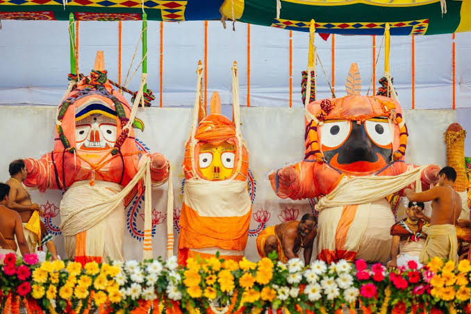 PinakiBose18's tweet photo. Many many wishes to everyone on this auspicious day of Snana Purnima🙏...
Jai Jagannath🙏
#Puri https://t.co/DrUrLepQg7