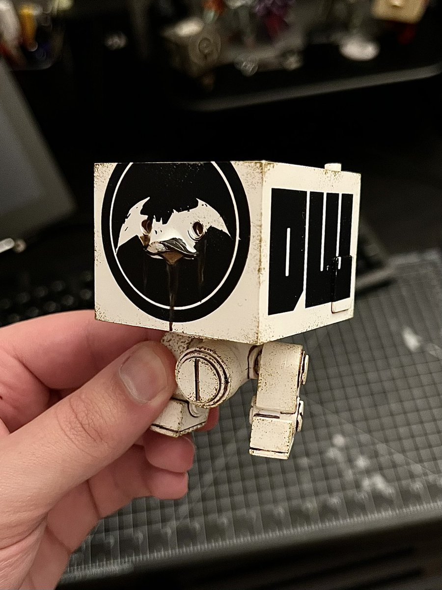 I finally have my own DayWatch Square! One thing tho. Is anyone able to tell me what the back says? 
