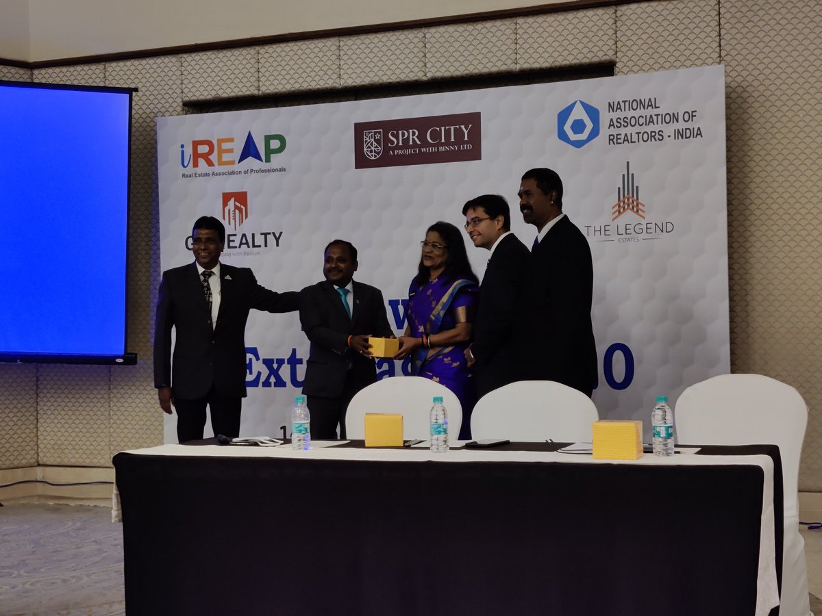iREAP21's tweet image. KNOWLEDGE EXTRAVAGANZA 2.0

Recognising Members who helped Organize, Support and Donate towards the Blood Donation Camp that was organized by iREAP.

#iREAP
#ChennaiRealtors
#RealEstateAgents
#CertifiedAgents