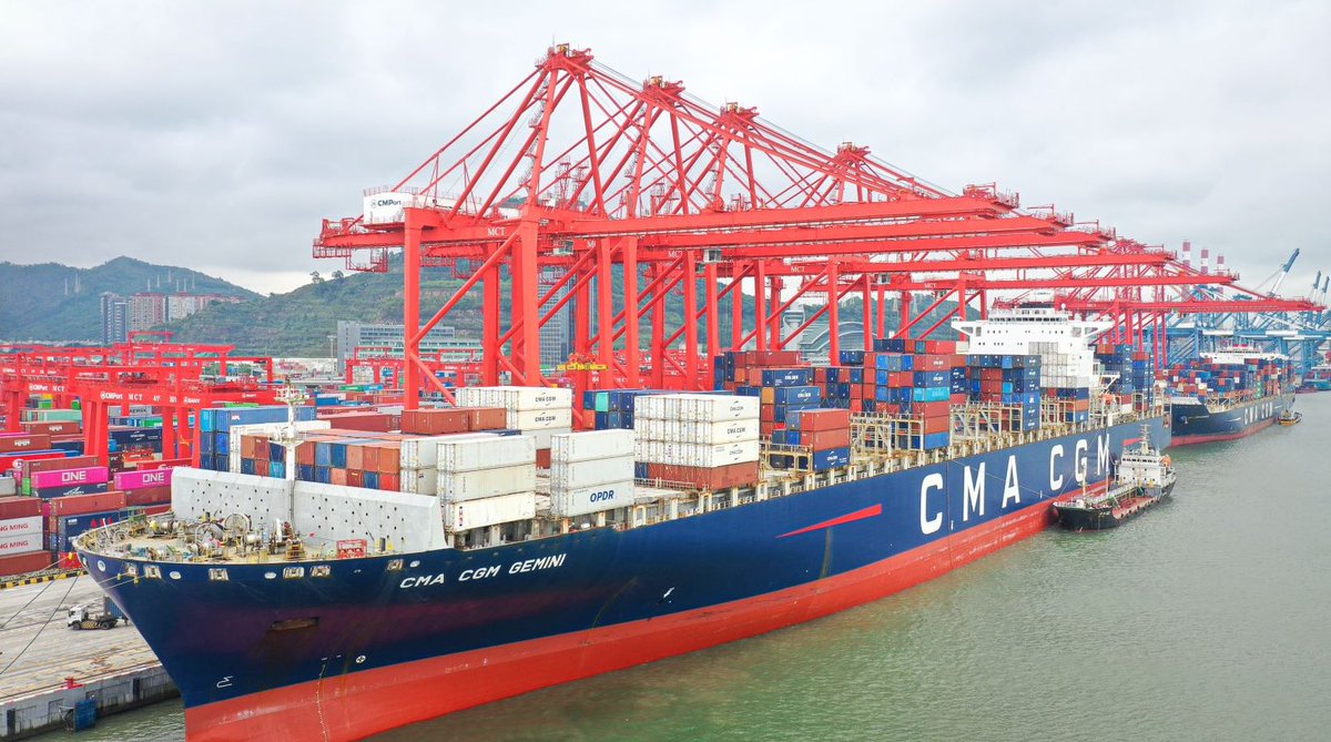 EDNewsChina's tweet photo. The South #China Management Center of China Merchants Port has added 10 new routes since this year. According to reports, the #Mawan smart port project has a total investment of 4.37 billion RMB. The port area is 983,600 square meters in size. https://t.co/sdzJW4GUWQ