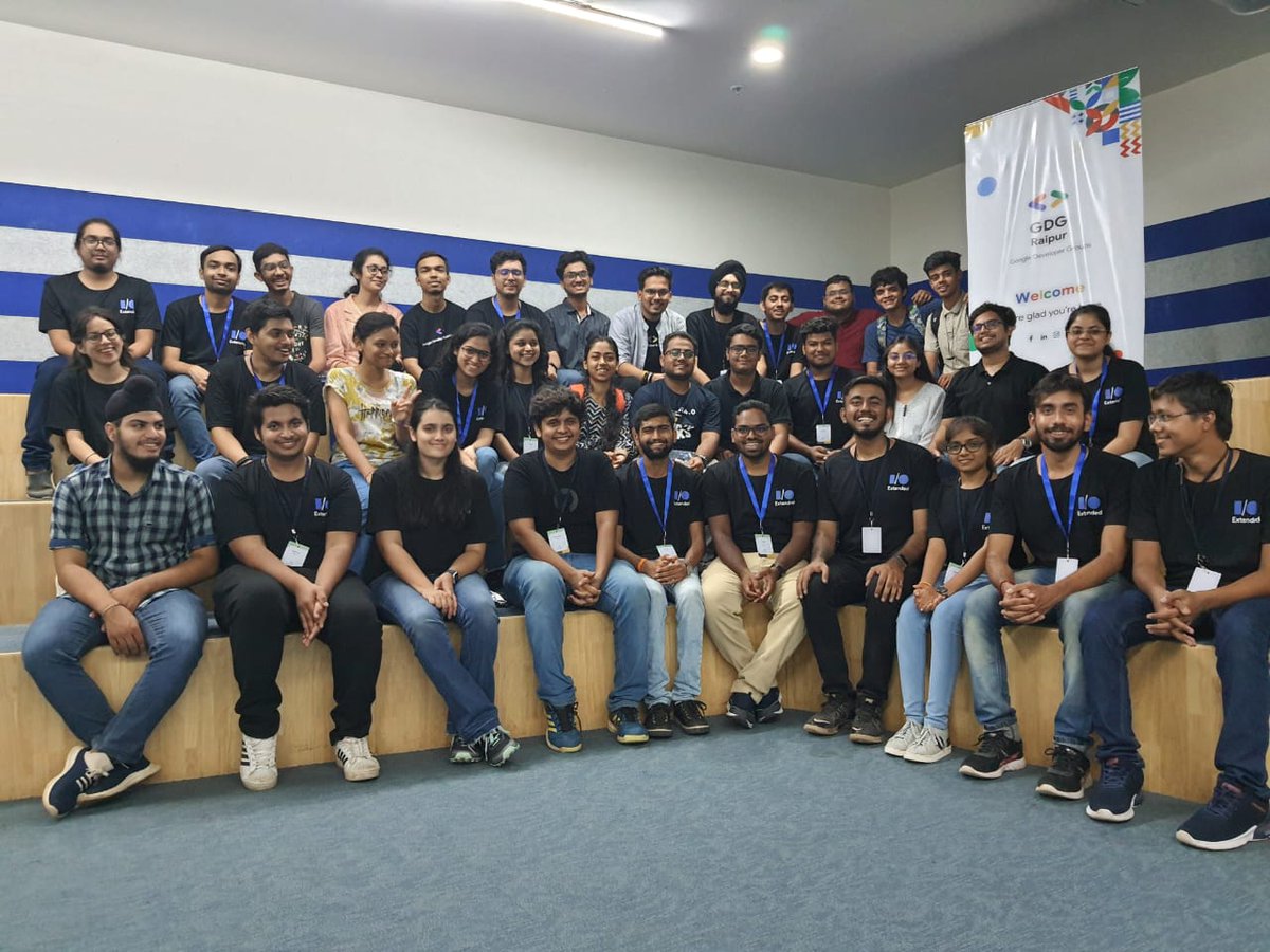 sonaljain067's tweet photo. With Best Team and full of amazing people💖

Done with our another offline event🚀 
Huge thanks to awesome speakers, amazing attendees and our Organizers @kdpisda and @ShreenaYadav 🙌🙌

#googleio https://t.co/LPqbreAatm