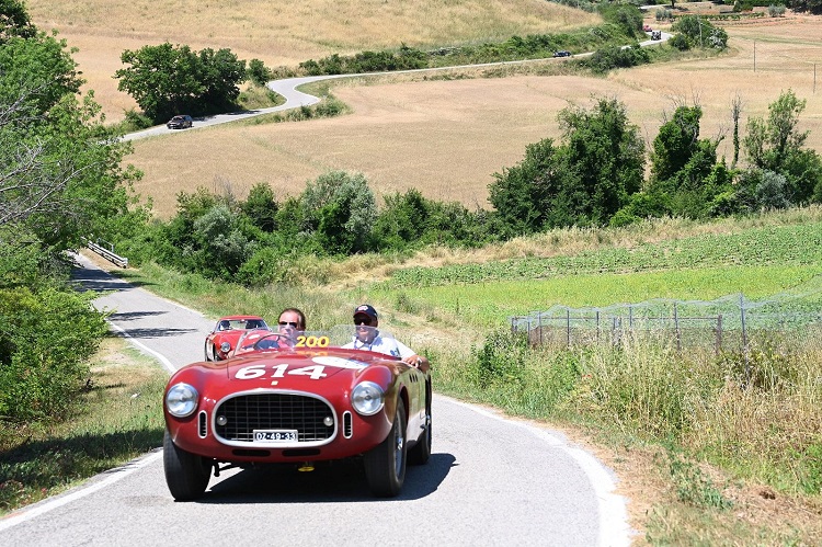 's tweet image. Die #Mille #Miglia ist eines der spektakulärsten und bekanntesten #Oldtimer-#Rennen der Welt und wird heuer zum 40. Mal stattfinden.👉tinyurl.com/yck53h8t @millemiglialive @SonoitaliaInfo