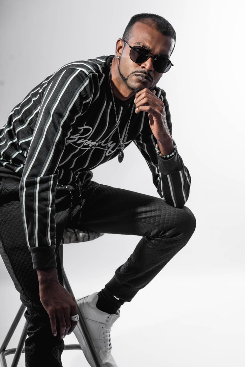 lincolnZAbvg's tweet photo. “A positive mindset brings positive things.”

#BVGDA1ST 
#brownvangogh 
#RealBVG https://t.co/Wg7ijgym43
#trending #viral #Rap #Trap #Bars #Progression #Lyrical #SaHipHopWave #Hypemag #SaHipHopMag #SaTrending #New #Linkinbio #Follow #Like #Musician #Artist #Art #Creative https://t.co/UaAwrqgWZv