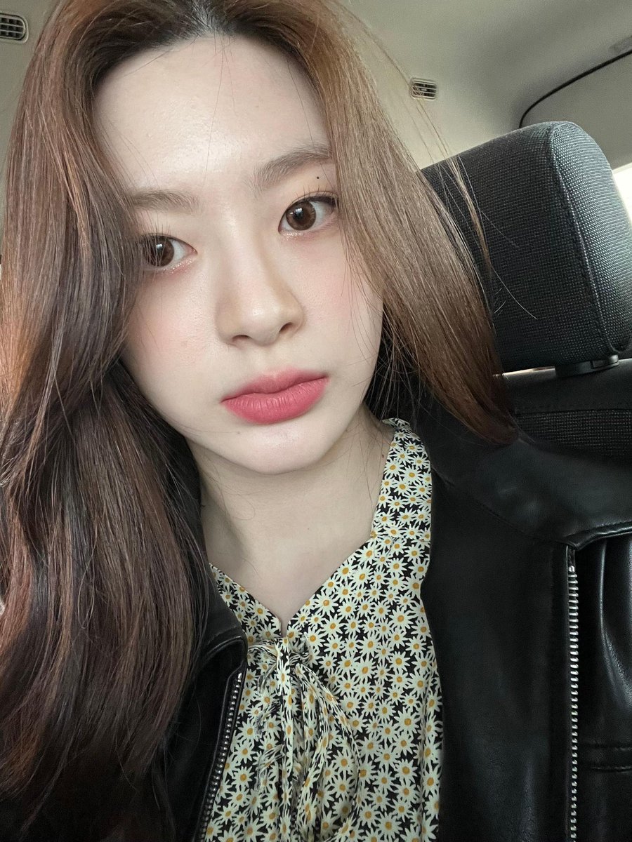 winterbabyfox's tweet image. 220614 위버스 포스트 #세은 🤍

❤🫶

#STAYaC #스테이씨 #SEEUN #윤세은