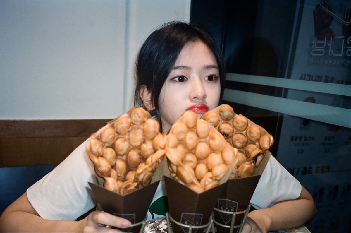 yujpics's tweet photo. i love love love this genre of yujin pics 🎞🫶🏼 https://t.co/4AIvdw645b