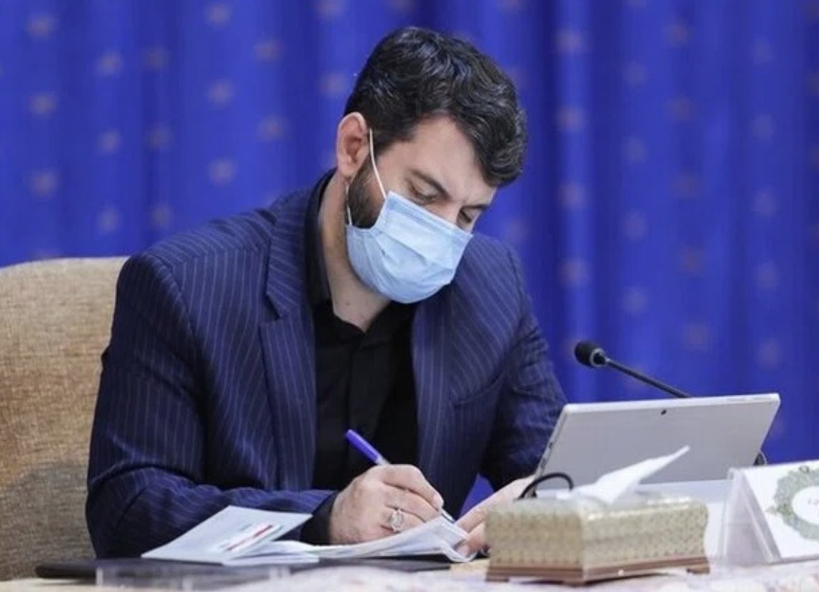 azartashhashar's tweet photo. #عبدالملکی با استعفا خود ثابت نمود که فقط با یک میلیون تومان می‌توان شغل ایجاد نمود ، قدر نخبگان خود را بدانیم ، حتما میشود که گفت ، آدامس فروشی #عبدالملکی سر چهارراه امین حضور با سرمایه یک میلیون تومانی ، اخلاص وزیر کار را ثابت خواهد نمود . https://t.co/JJXsx6CkEO