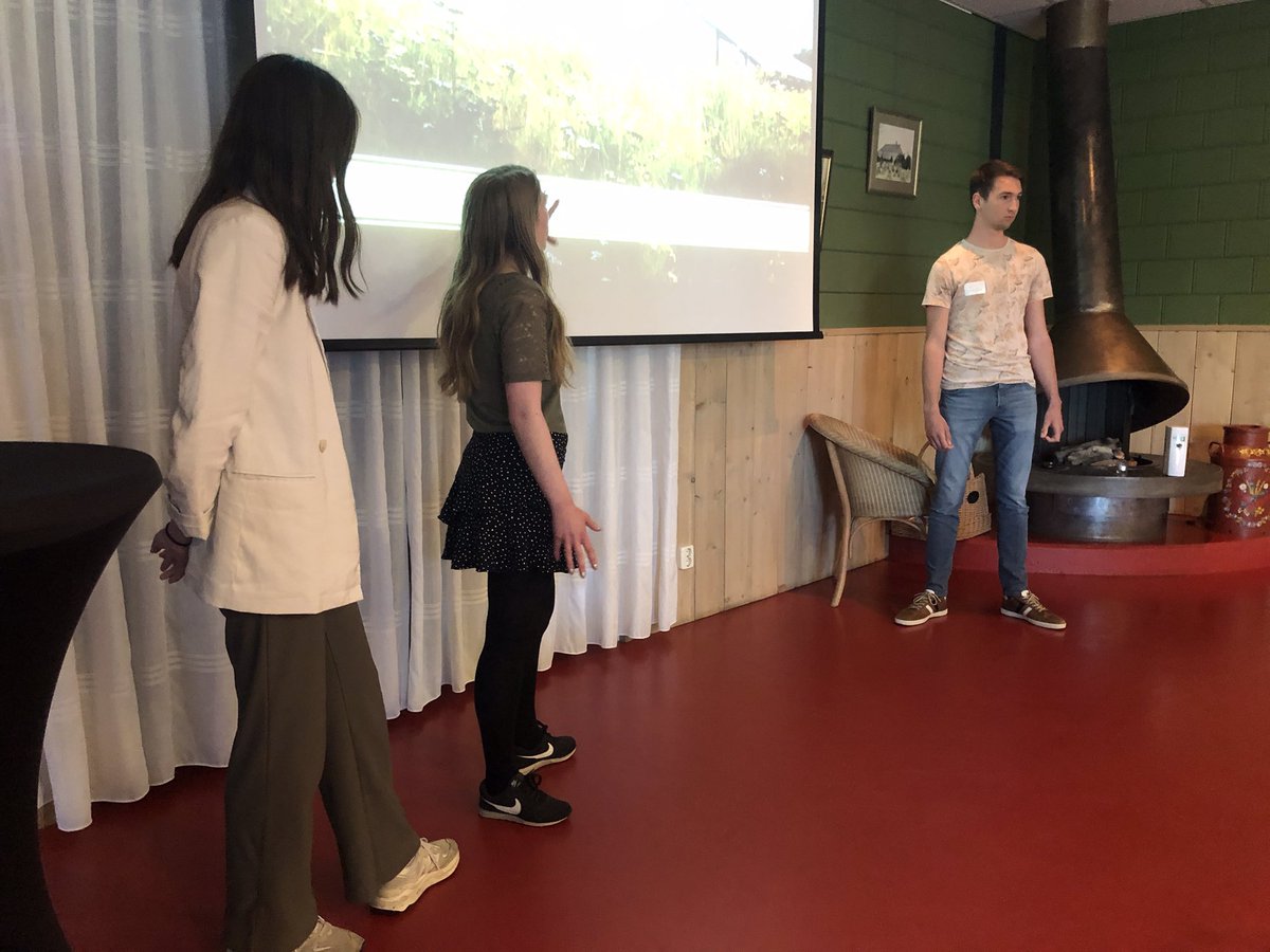 slimsteweg's tweet image. Mooie avond in @DeMelktap @GeesterenGLD_nl 
Met inspirerende presentaties en gesprekken over onze weg (wat worden de beelden van Mirjan Koldeweij prachtig!), over energietransitie (Geef ons maar een BES) en de resultaten van twee studentengroepen (we gaan voor een Omgevingstafel)