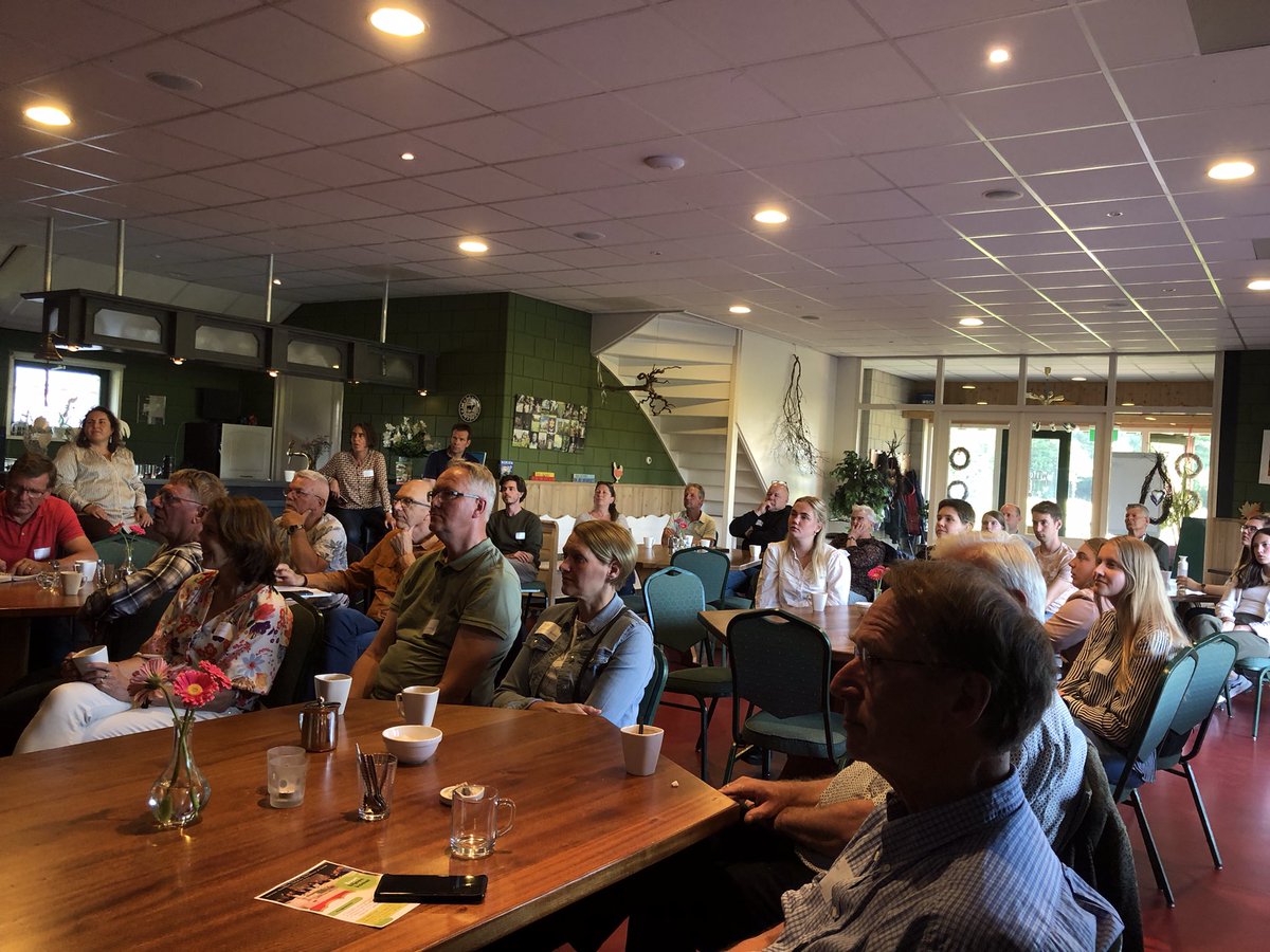 slimsteweg's tweet image. Mooie avond in @DeMelktap @GeesterenGLD_nl 
Met inspirerende presentaties en gesprekken over onze weg (wat worden de beelden van Mirjan Koldeweij prachtig!), over energietransitie (Geef ons maar een BES) en de resultaten van twee studentengroepen (we gaan voor een Omgevingstafel)