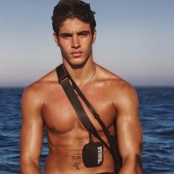 damn he's hot! on Twitter: "DAMN HE'S HOT! Follow for daily pics of hot