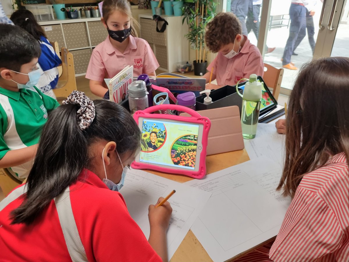 DESSyear2's tweet photo. #DESSYear2Red have been using different sources to research the change in climate throughout the seasons 🍂 ☀️ ❄️ 🌼 @DESSsocials https://t.co/LOwFMYhEuV